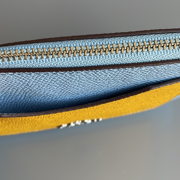 NWT Coach Zip Corner Wristlet Colorblock - Picture 11 of 12